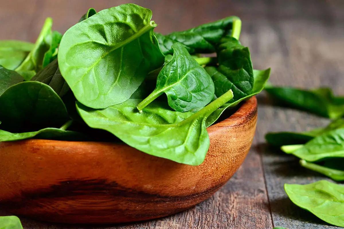 سبز و سلامت: دستور یک غذای ساده با اسفناج