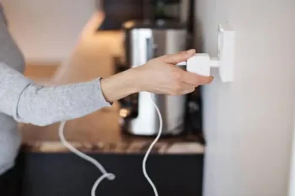 تاثیر قطع برق بر لوازم خانگی و راهکارهای مقابله با آن