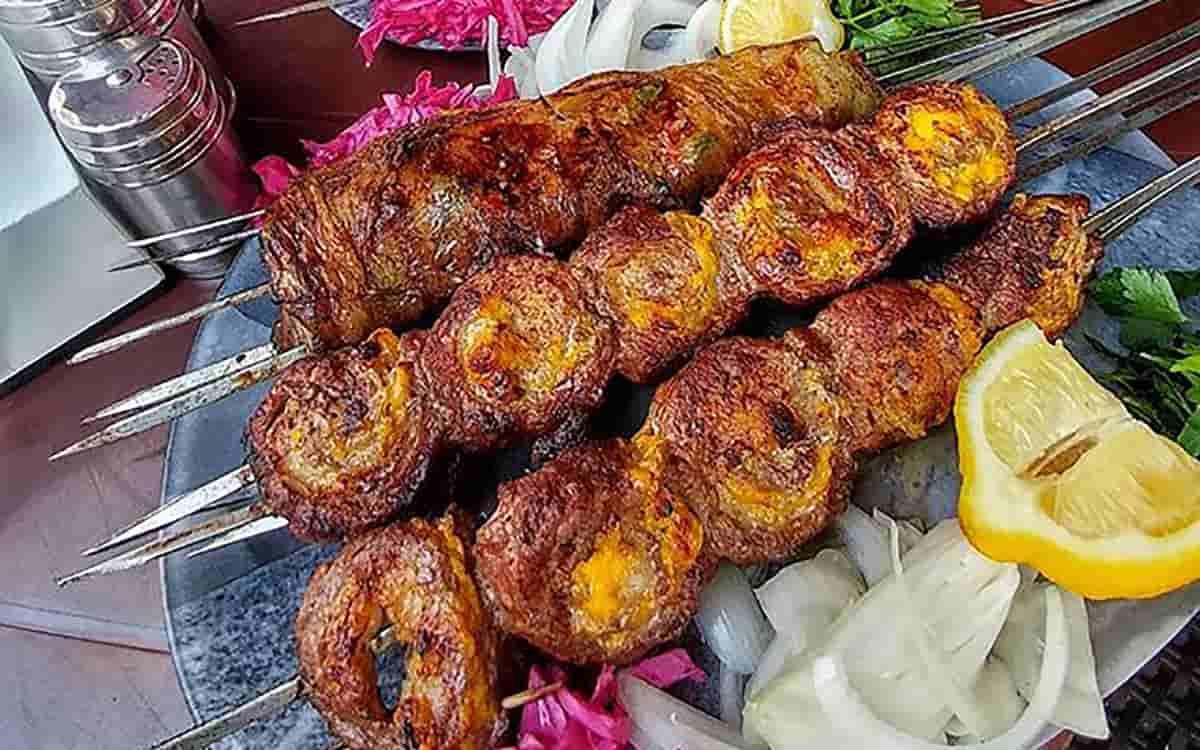 طرز تهیه خانگی رول کباب پیچ سریع و راحت | کره ای ترین کباب دنیا همینه، با ریحون بخور آخ که میچسبه دوغ فراموش نشه