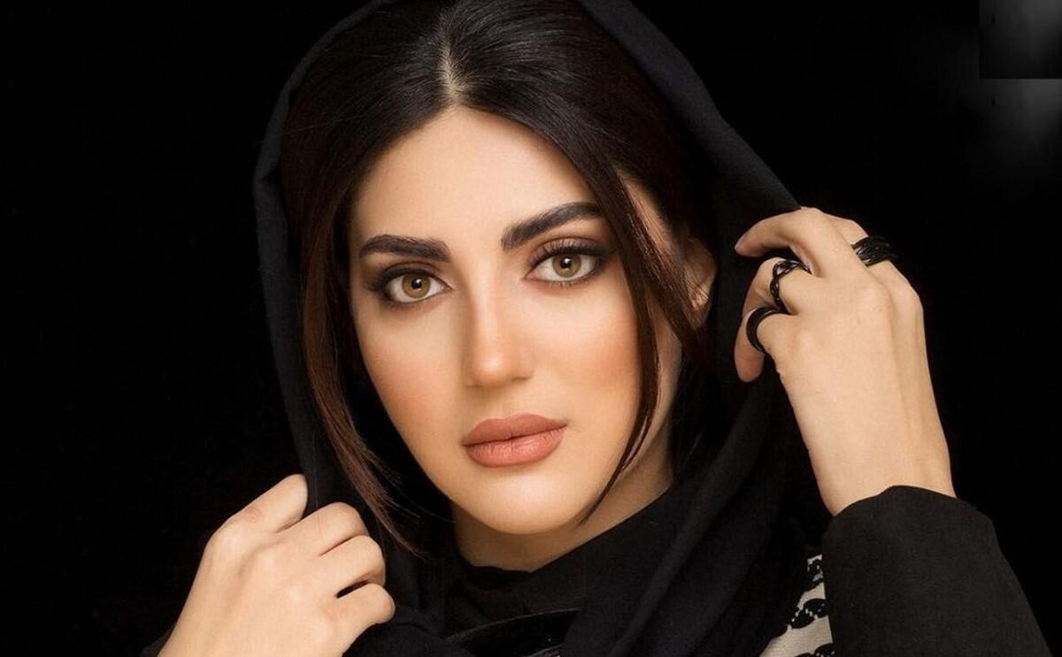 هلیا امامی با استایلی بهاری در کوچه و پس کوچه‌های شهر