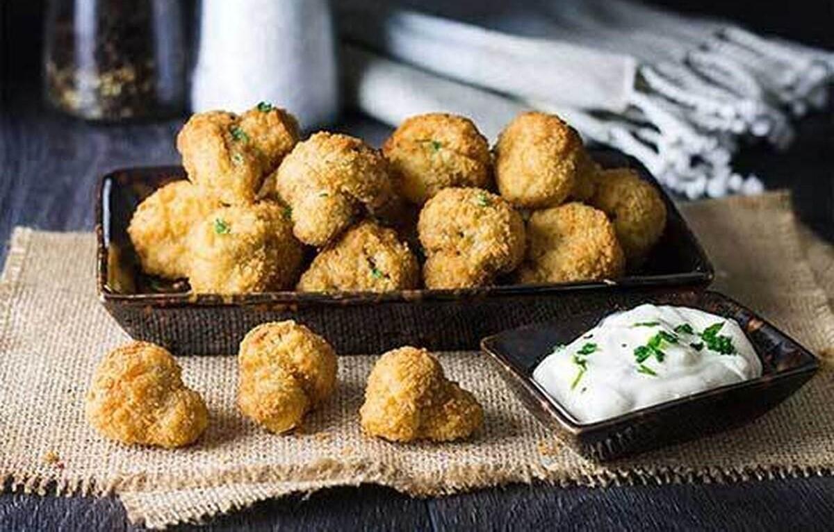 طرز تهیه قارچ سوخاری؛ راز باز نشدن مواد دور قارچ در حین سرخ‌ شدن