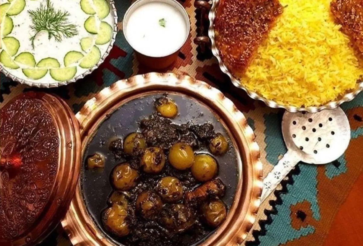 طرز تهیه خورشت گوجه سبز؛ یک خورشت دلچسب بهاری