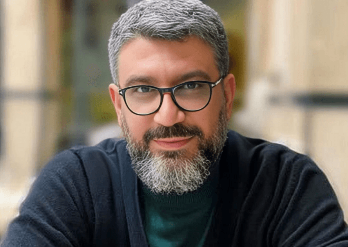 حمله رضا رشیدپور به اپراتورهای موبایل: اپراتورها با چه مجوزی مشخصات مردم را در اختیار این و آن می‌گذارند؟