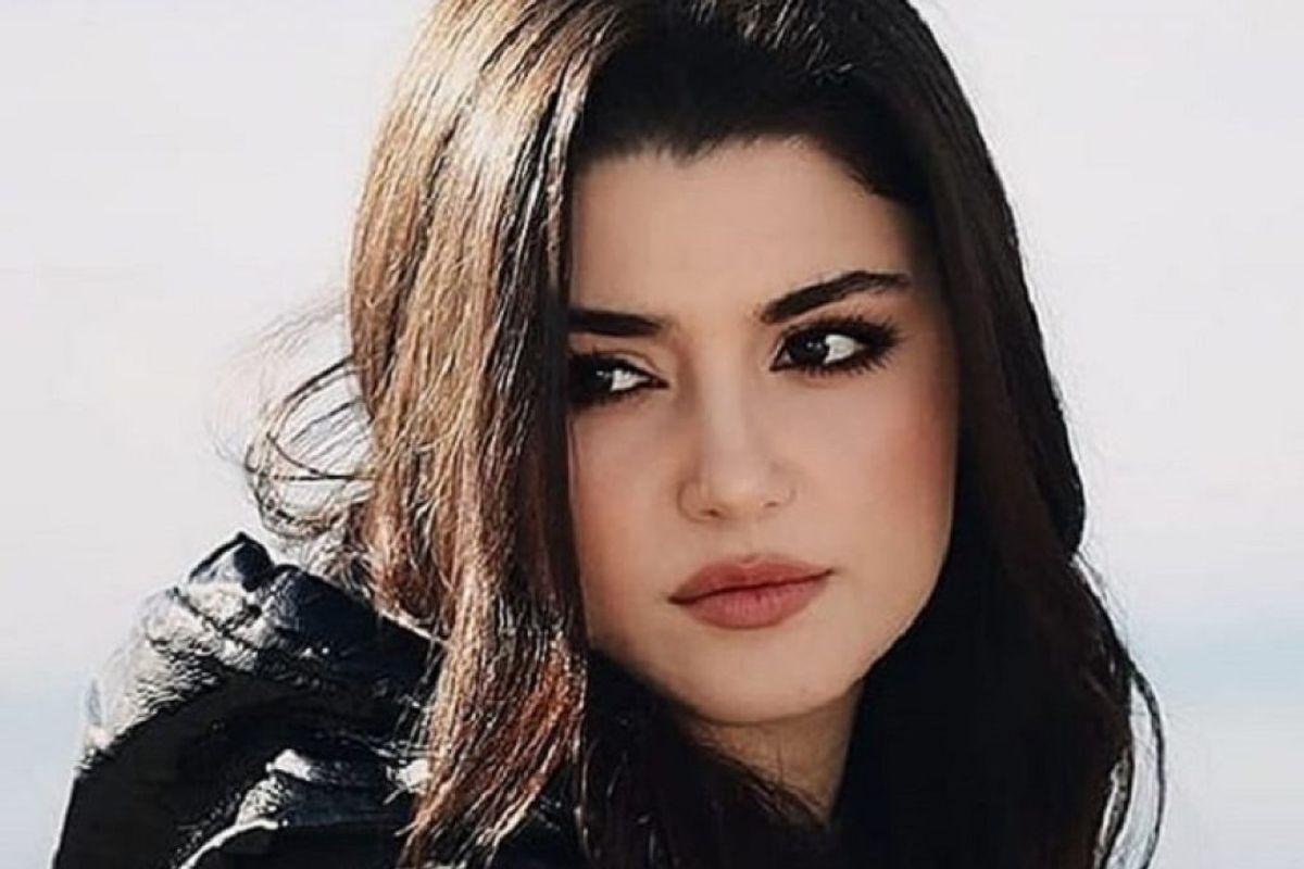 ژست تازه و پرحاشیه هانده ارچل در طبیعت | ستاره ترک، دل همه را برد!