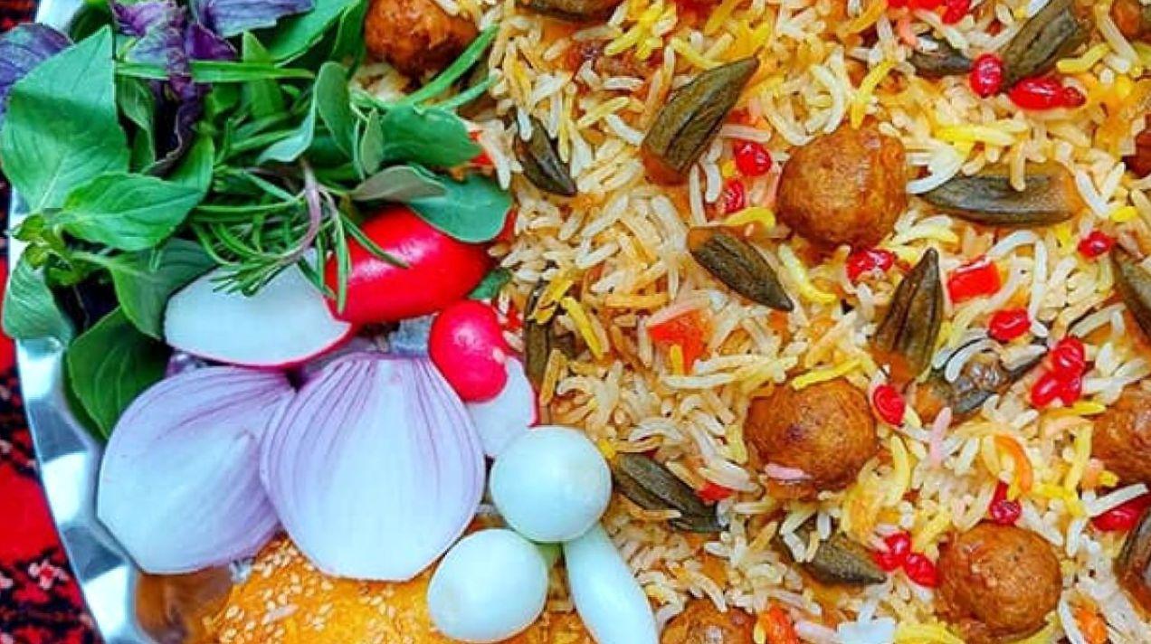طرز تهیه بامیه پلو با گوشت قلقلی