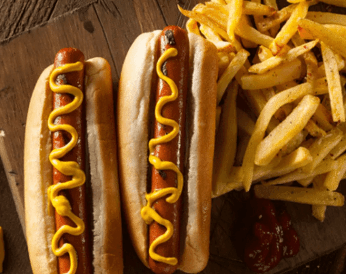 طرز تهیه هات داگ مرغ خانگی؛ خوشمزه و راحت در عرض چند دقیقه!