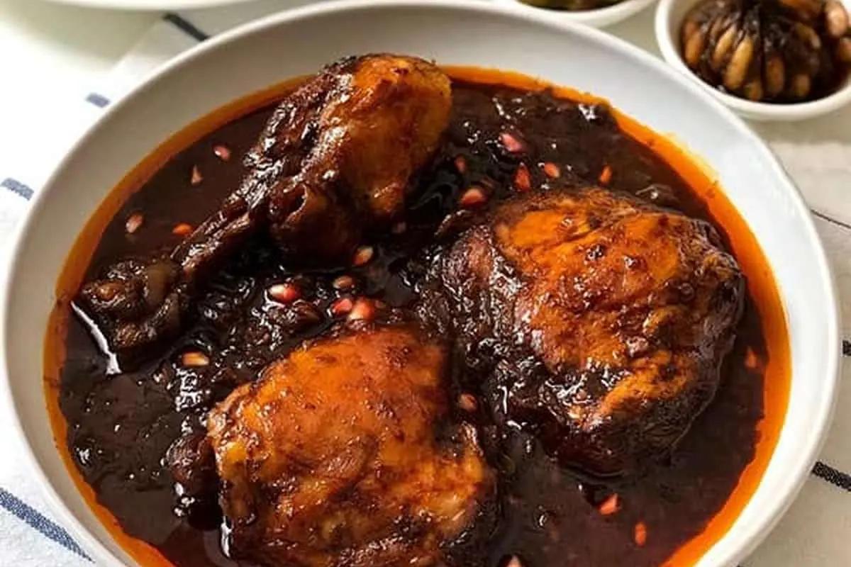 مرغ سه رب؛ غذای فوری با طعمی جادویی و رنگی وسوسه‌برانگیز!