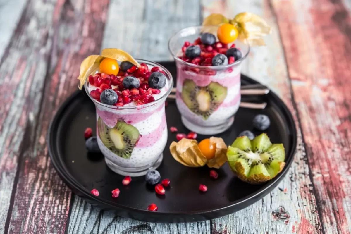 طرز تهیه دسر پارفه انار و کیوی، دسر سالم و خوشمزه