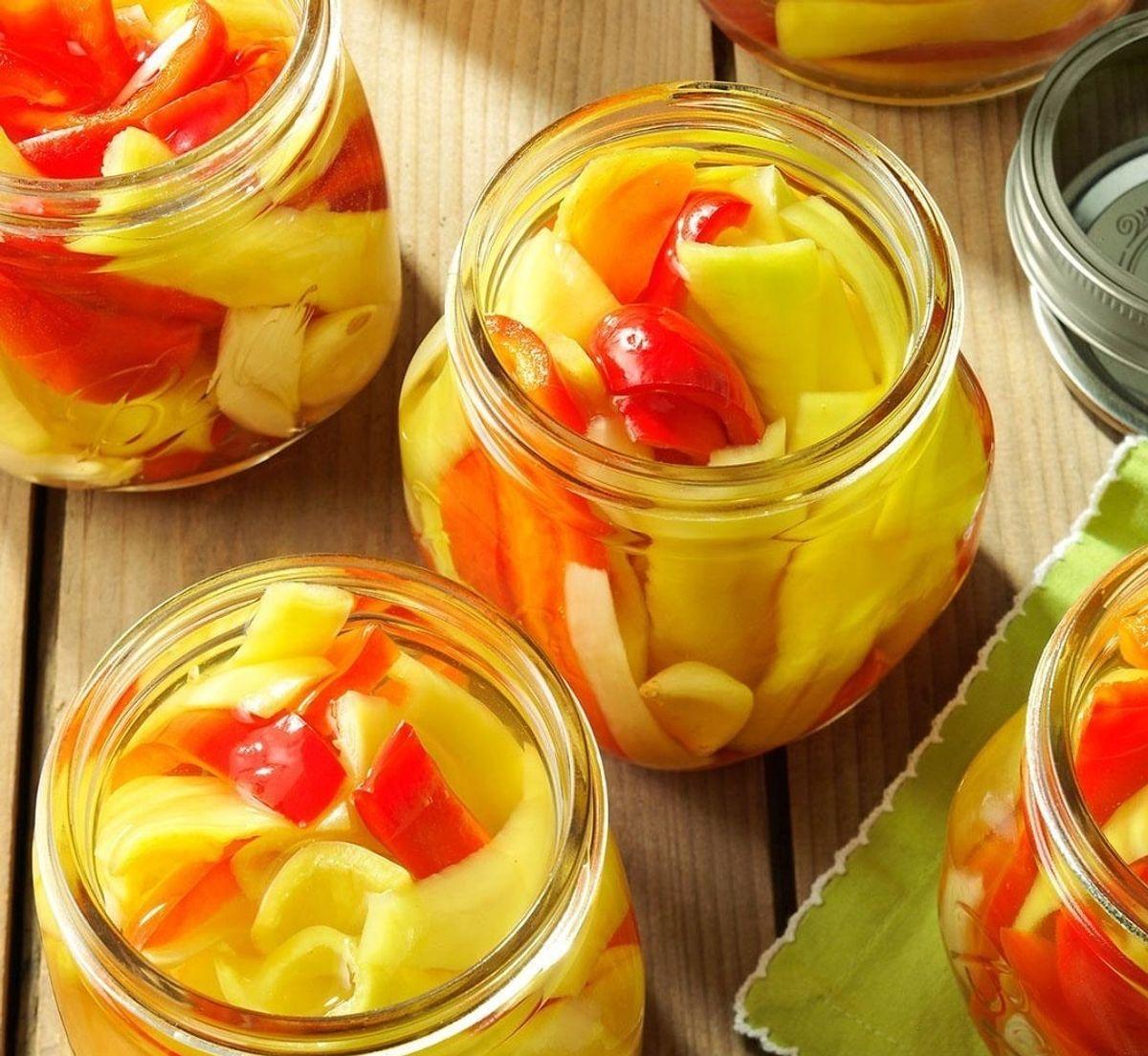 ترشی فلفل دلمه‌ای خوش‌طعم با یک دستور ساده و سریع!