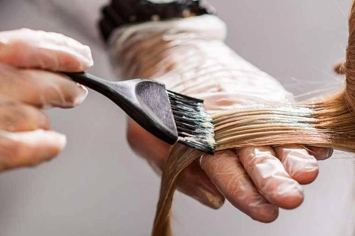 بررسی دلایل رنگ نگرفتن مو + راهکارهایی برای تثبیت رنگ