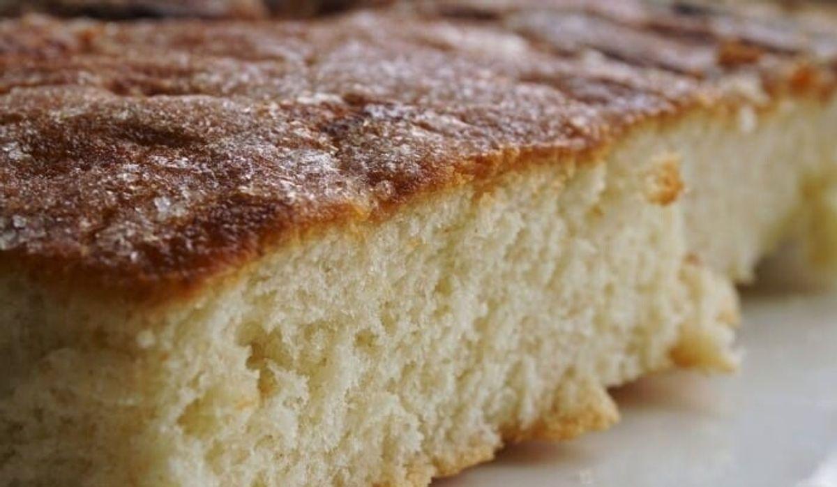 طرز تهیه کیک ساده ولی همیشه محبوب بدون فر با بافت نرم و اسفجی