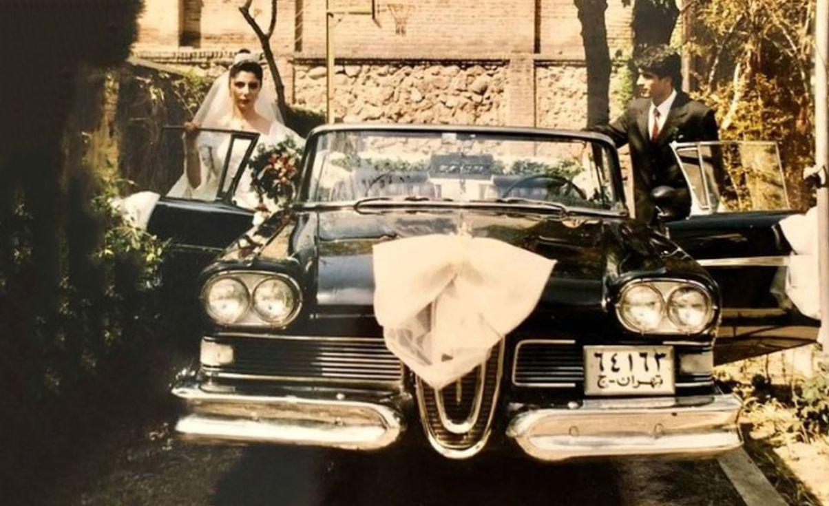 (عکس) سفر در زمان؛ ایران قدیم؛ تصویری خاطره انگیز و نوستالژیک از ماشین عروس دهه ۶۰