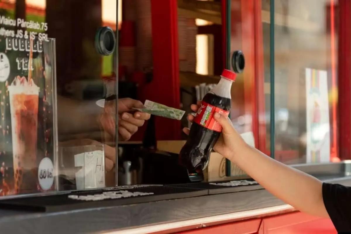 درخواست افزایش ۵۰ درصدی قیمت نوشیدنی‌های شیرین و دخانیات