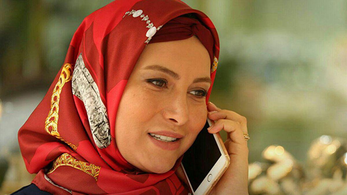 فریبا نادری: بعد از پخش ستایش، خانوم‌ها از من میترسیدند که شوهرشون کنار من وایسه و با من عکس بگیره