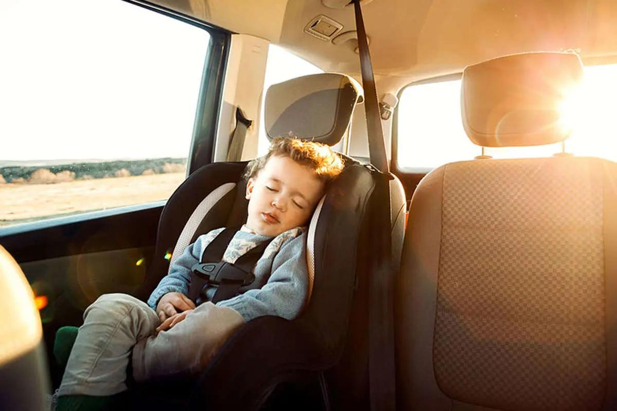 موج گرمای تابستان؛ خطر در کمین کودکان