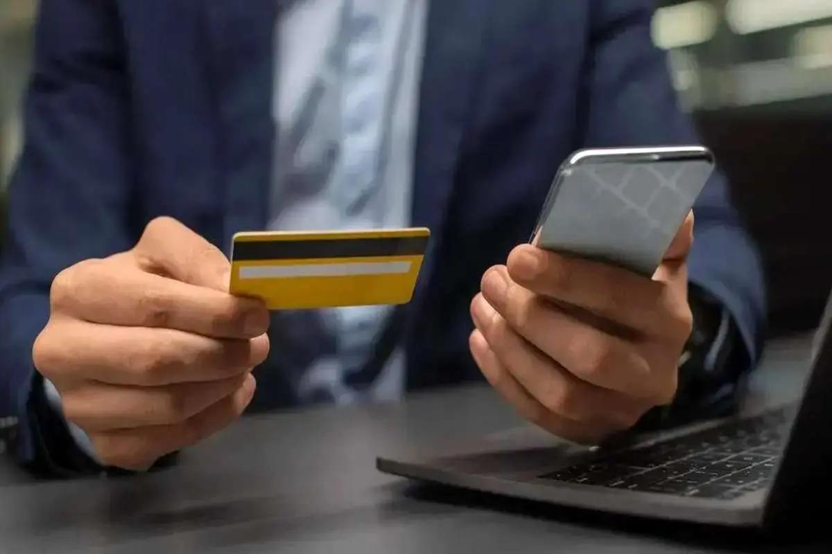 خبر خوش برای کاربران بانکی | سقف انتقال وجه در ساتنا، پایا و پل بالا رفت