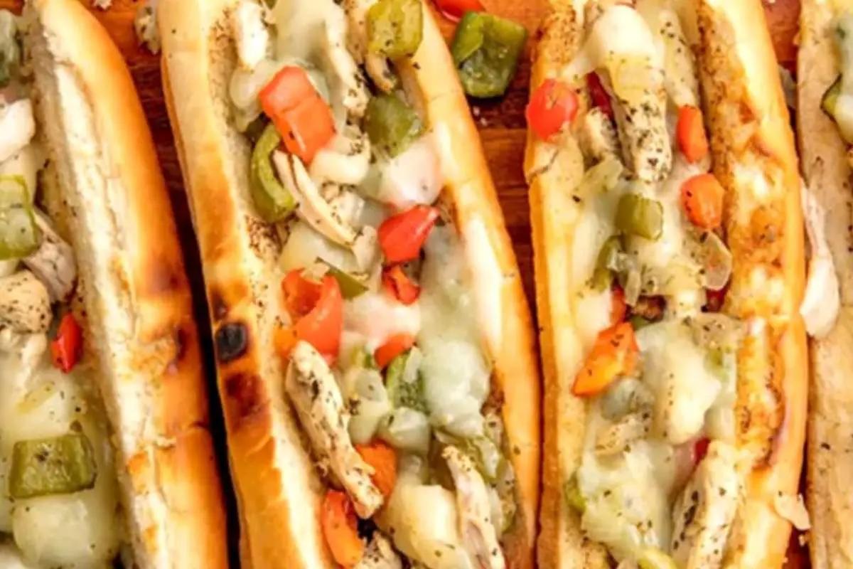 ساندویچ مرغ مخلوط خانگی؛ بهتر از فست‌فود!