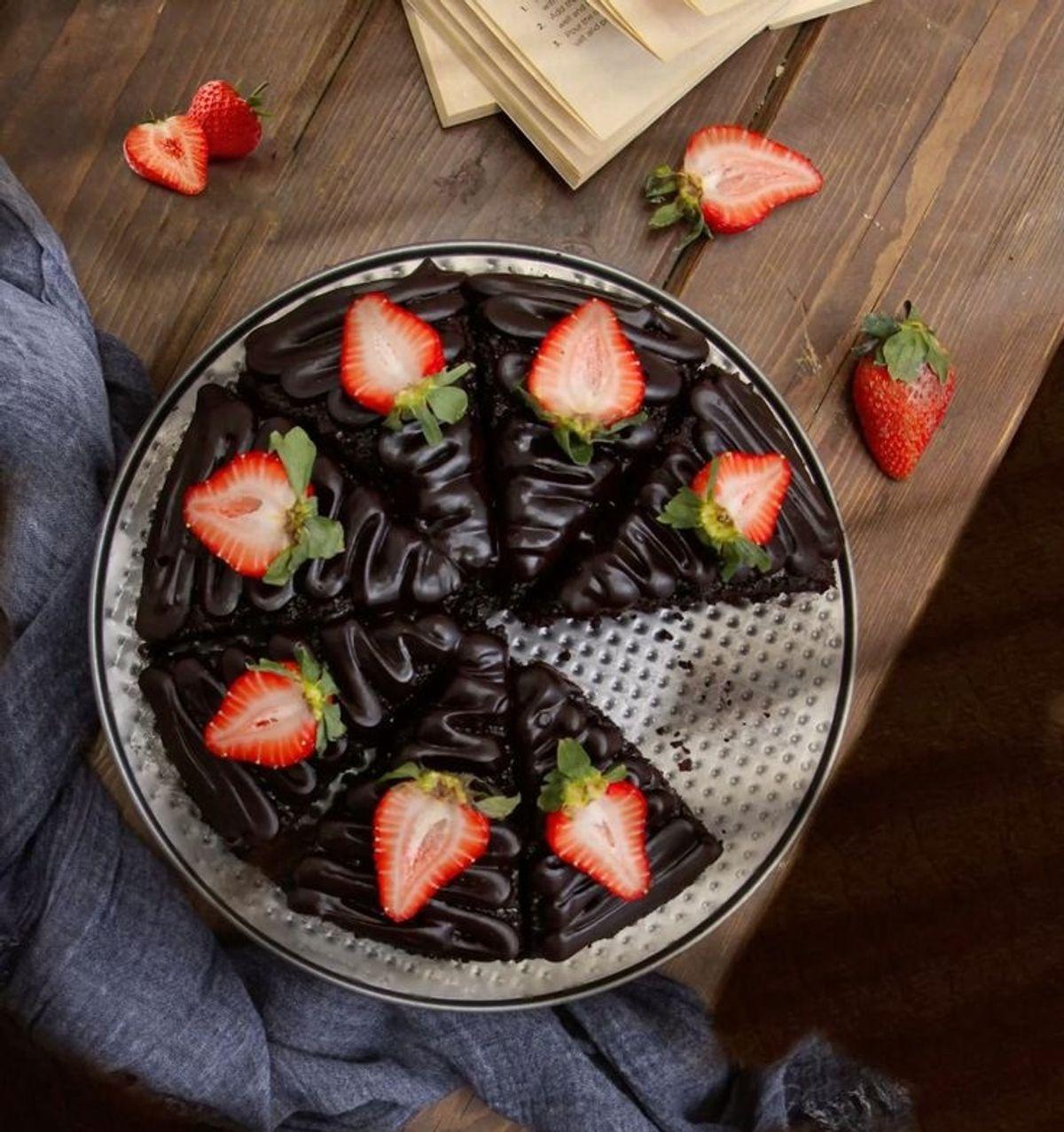 طرز تهیه کیک خیس شکلاتی با ماست؛ ساده‌تر از کافی‌شاپ!