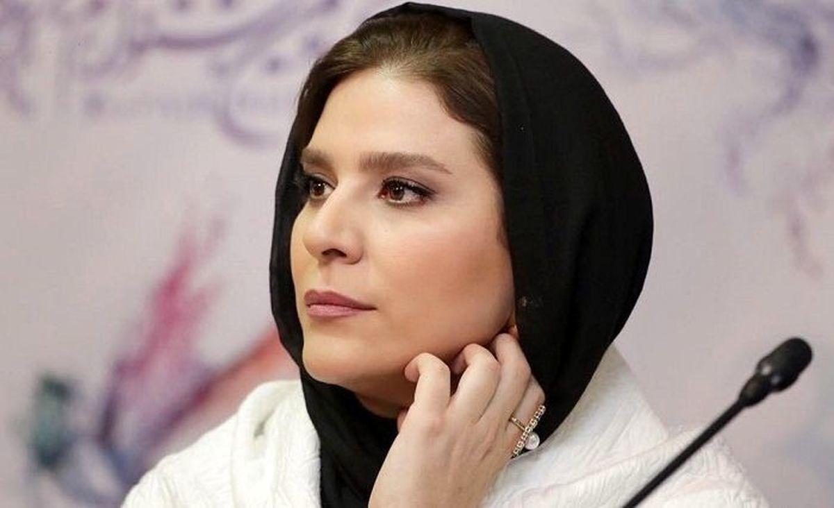 استایل جذاب و متفاوت سحر دولتشاهی در پشت‌ صحنه تئاتر