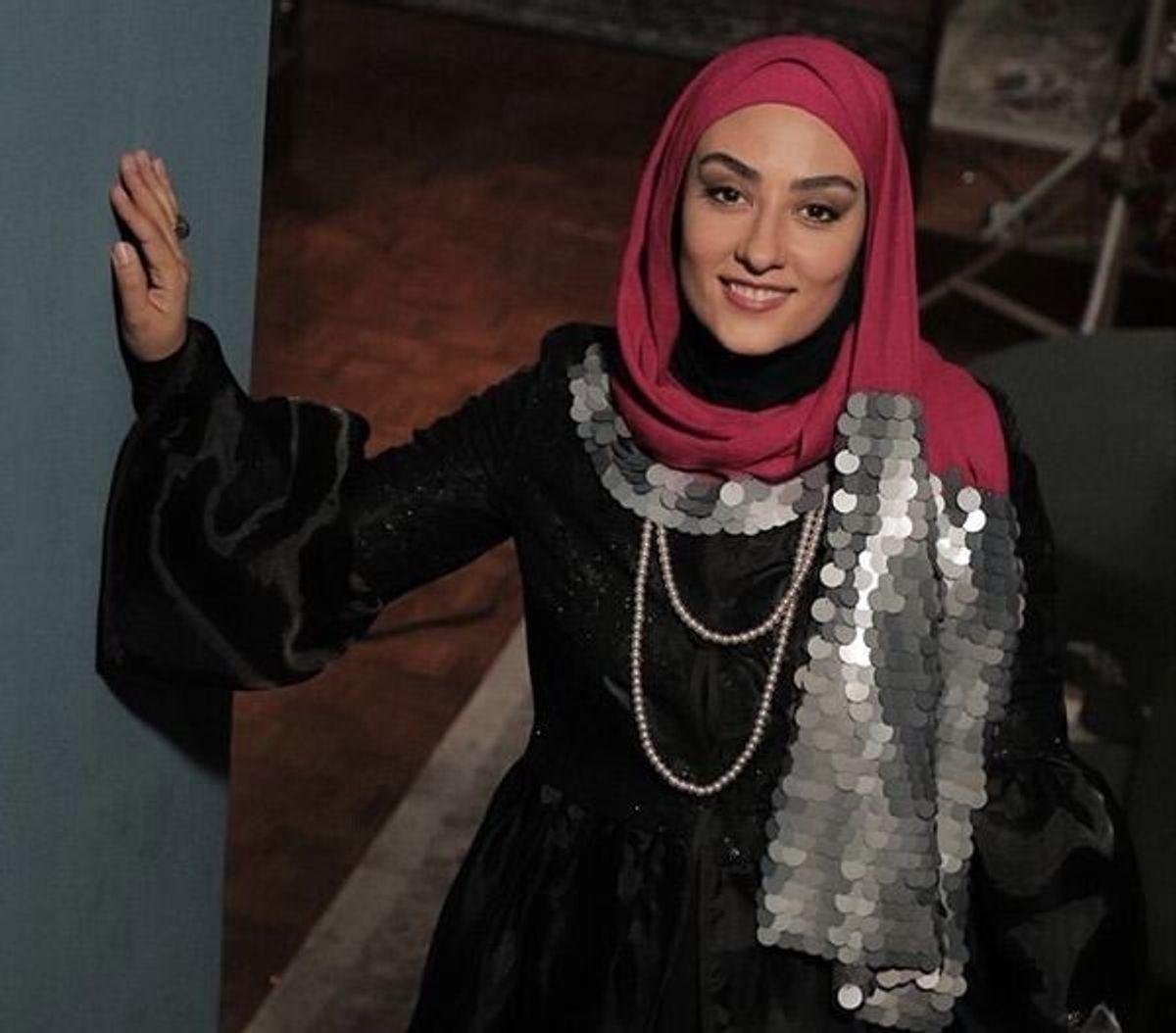 آینه، الهام و یک استایل خاص | سلفی شیک الهام طهموری از خانه‌اش دیدنی شد