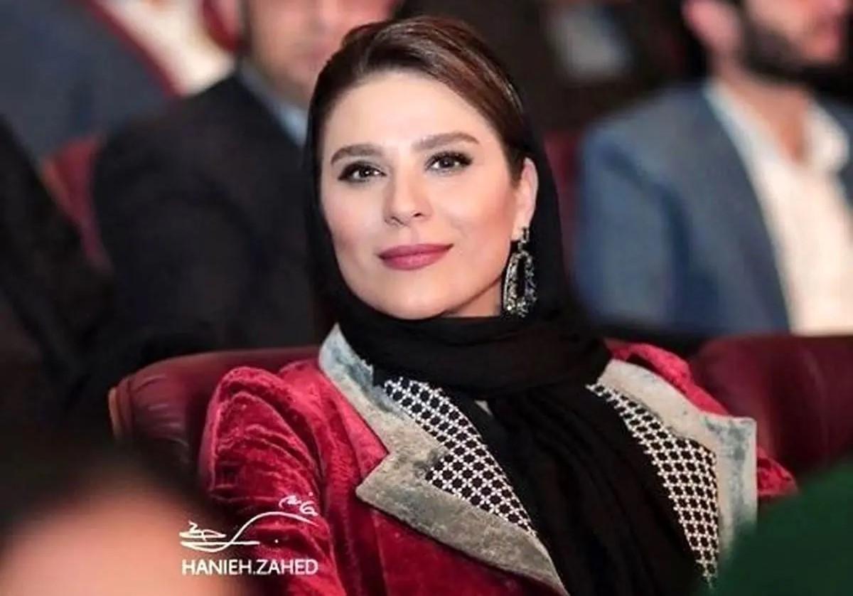 سحر دولتشاهی با استایل خاص در کافه