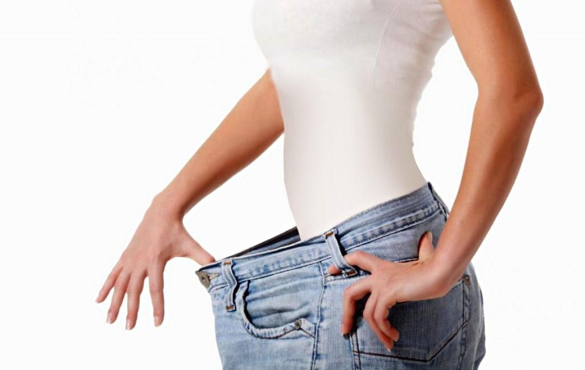 حذف چربی شکم با این نوشیدنی ها | آب کردن چربی شکم با ۸ نوشیدنی ساده