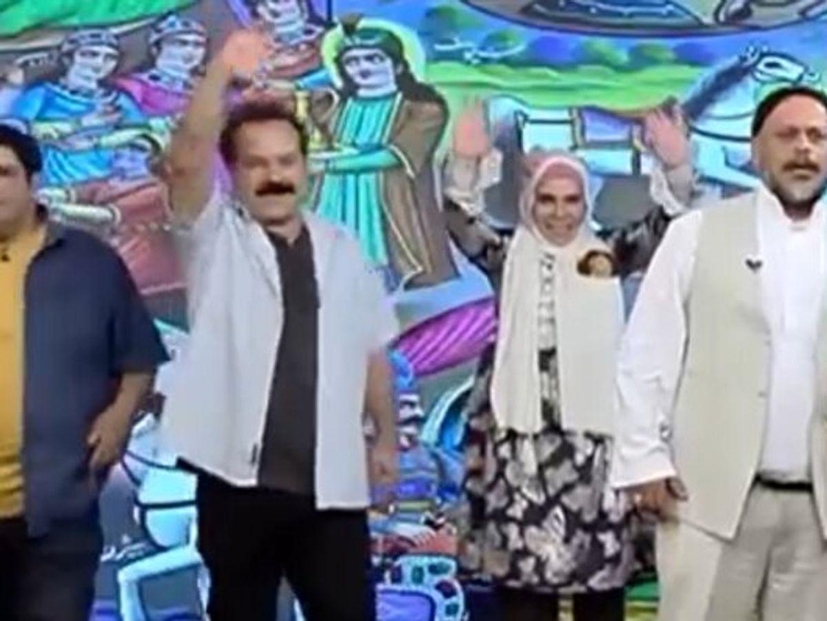 خونسردی و رفتار حرفه ای مجری و بازیگران شبکه نهال با شنیدن صدای حمله اسرائیل به صدا و سیما