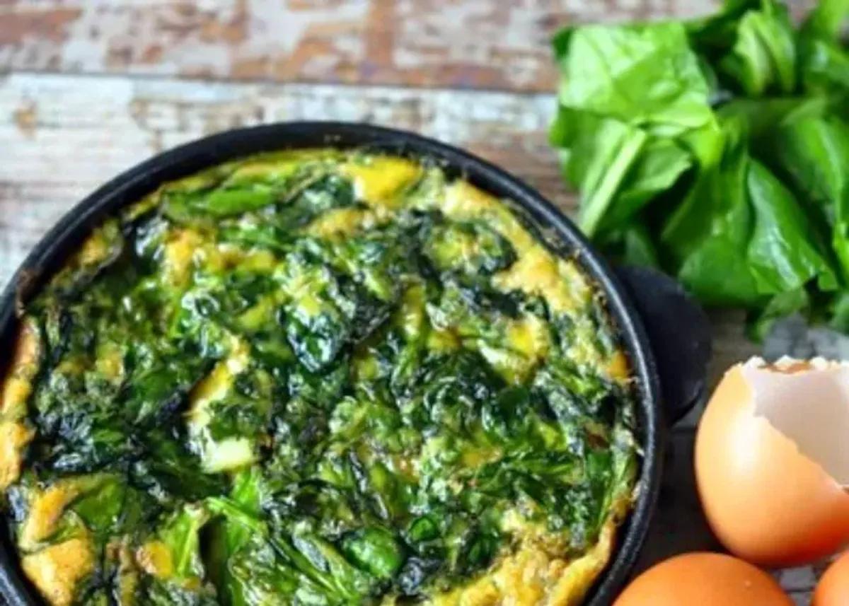 صبحانه‌ای ساده اما فوق‌العاده مفید | نیمرو اسفناج؛ خوشمزه، سبک و پرخاصیت!