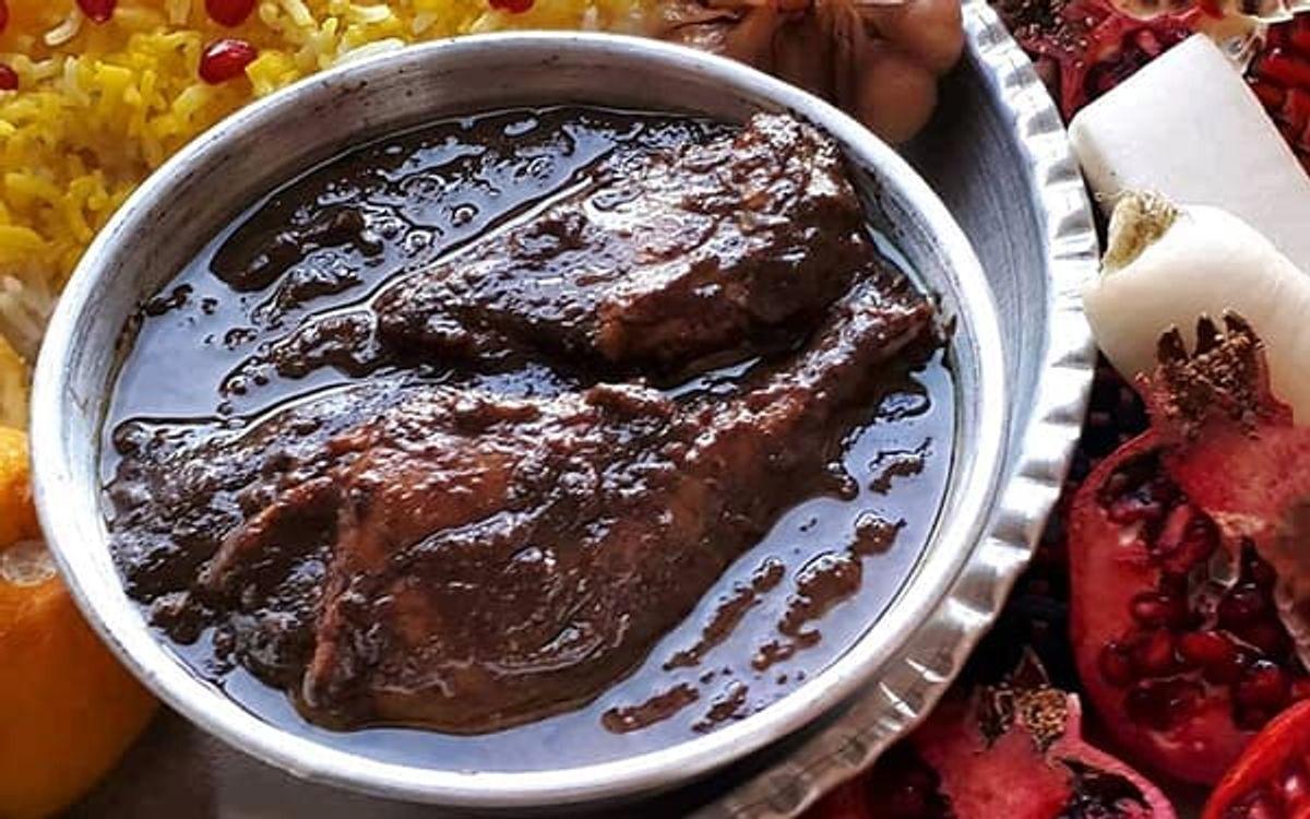 طرز تهیه‌ی فسنجان خوشمزه و مجلسی با نکات و فوت و فن آشپزی
