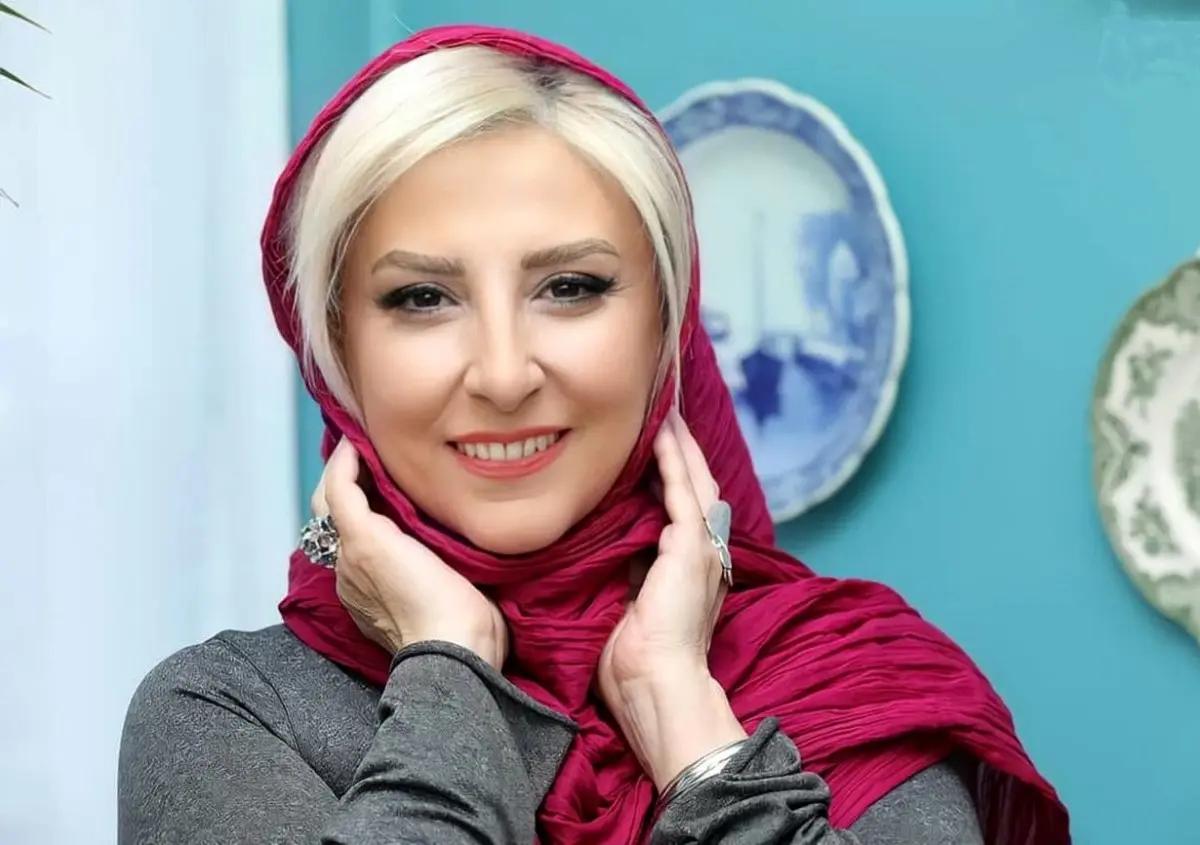 آوازخوانی طنز مرجانه گلچین هنگام رانندگی در دست‌اندازهای آزادراه تهران- کرج