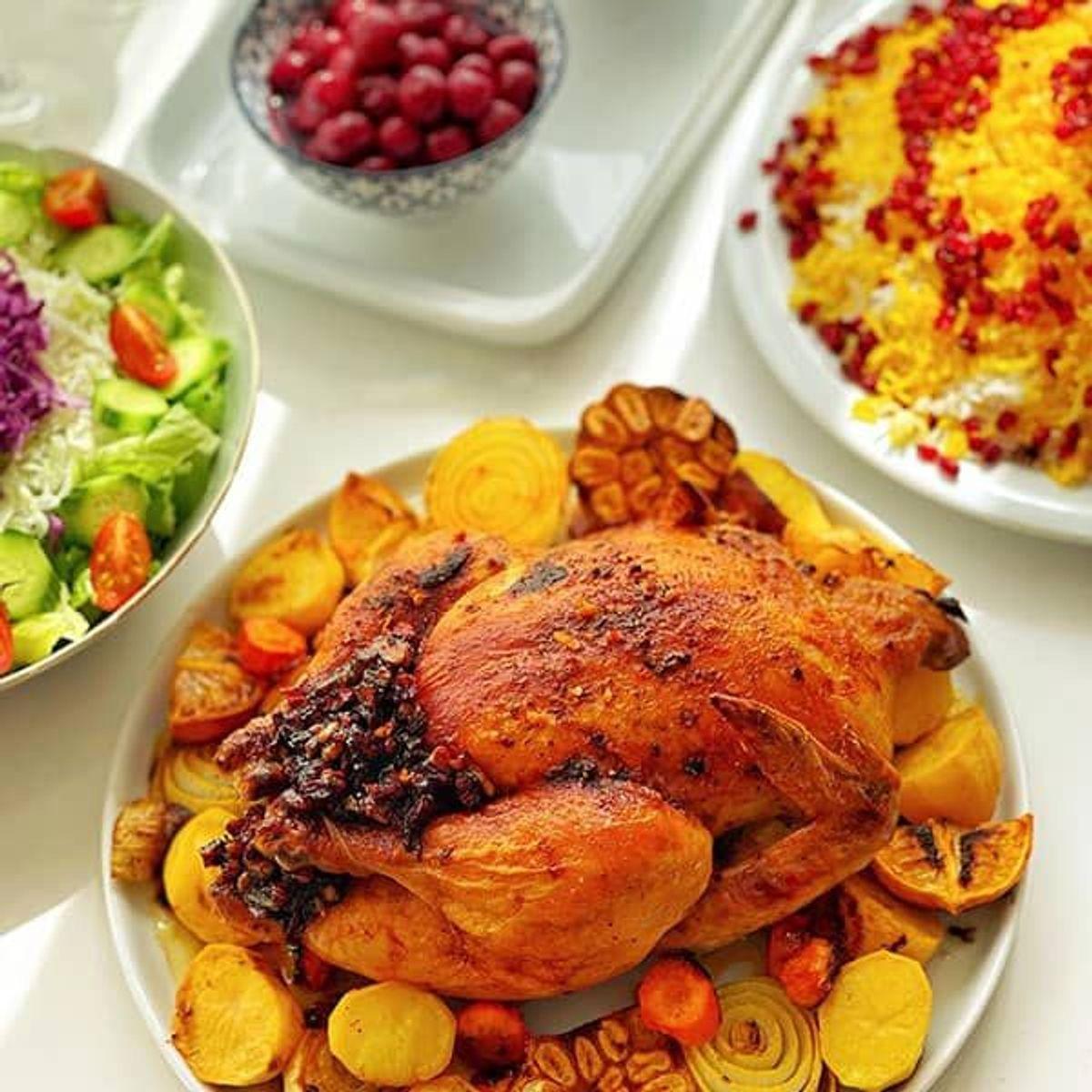 راز سبزی مخصوص مرغ شکم‌پر گیلانی؛ آموزش مرحله‌به‌مرحله در قابلمه بدون فر!