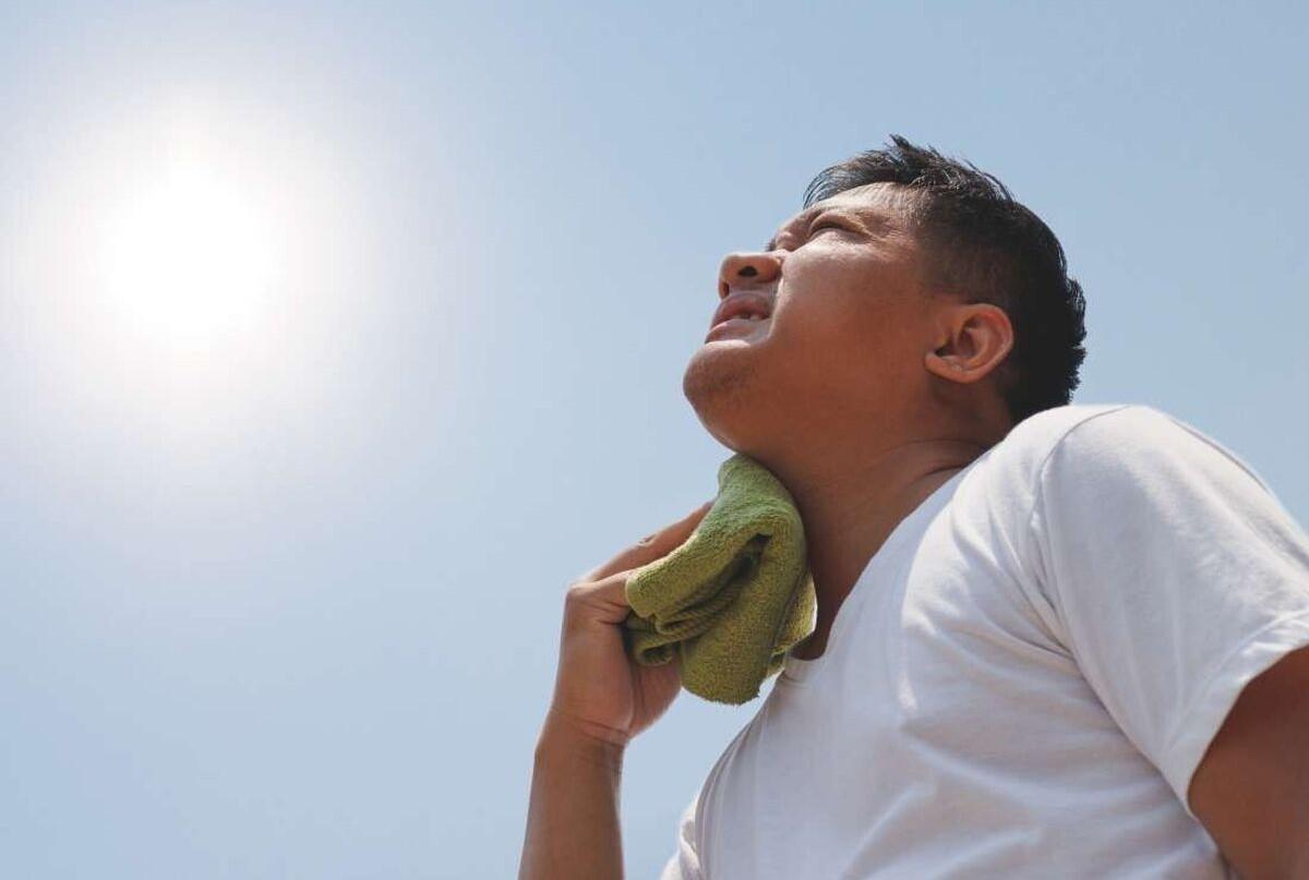 علائم گرمازدگی در بزرگسالان و کودکان| با این راهکارها بدن خود را در گرما خنک نگه دارید
