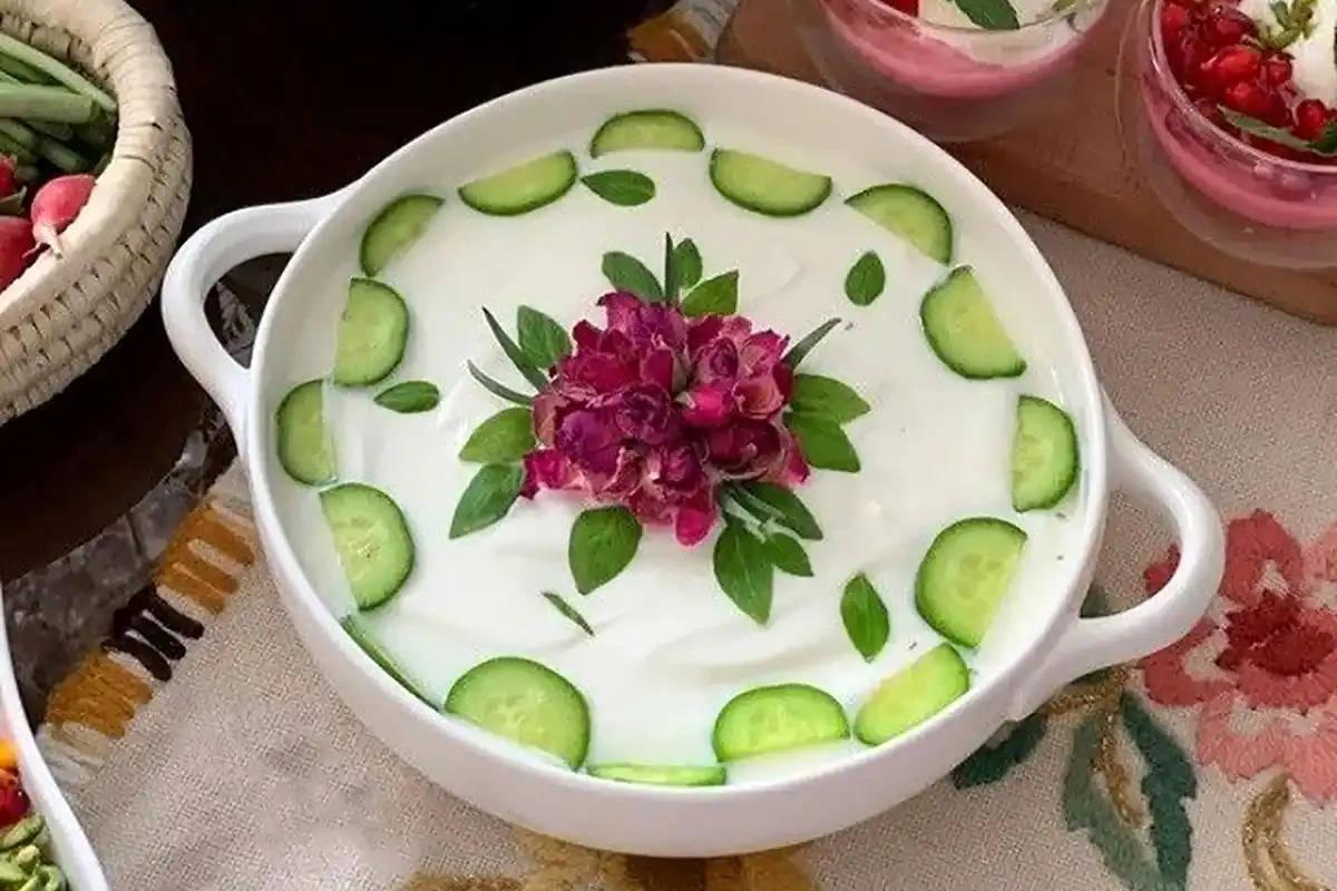 تزیین ماست و خیار مجلسی به سبک حرفه‌ای‌ ها + ویدئو