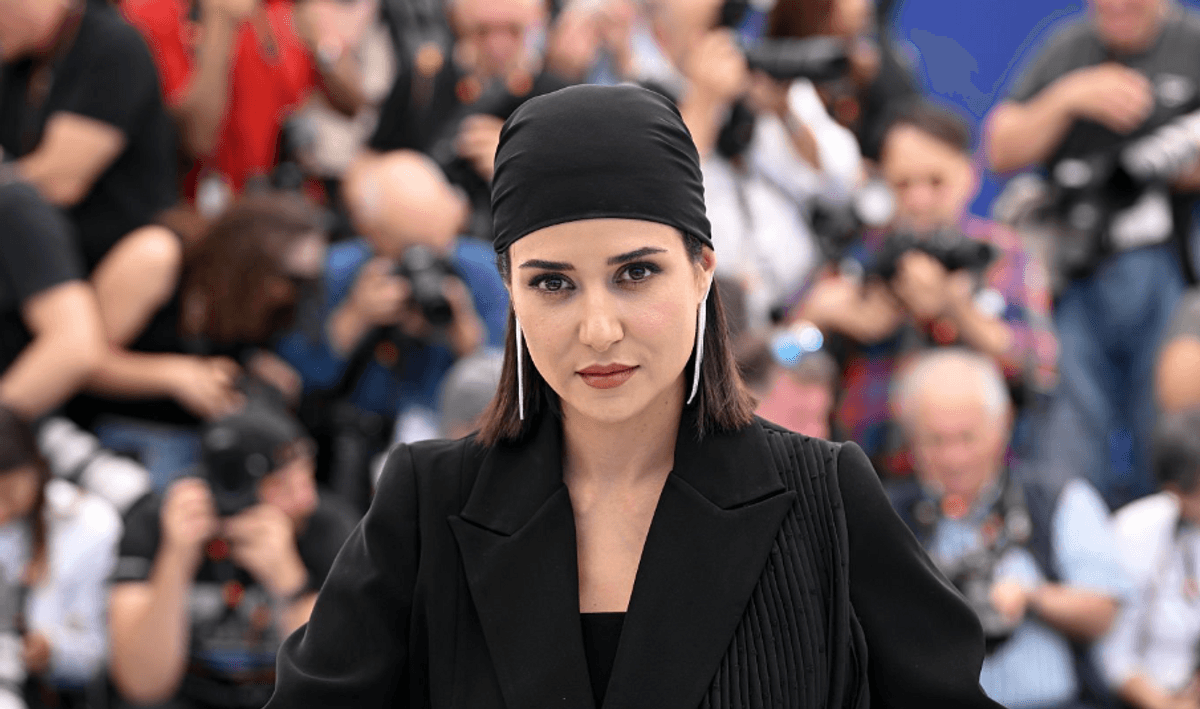 نگاهی به زندگی پریناز ایزدیار از زاویه‌ای دیگر + استایل‌های خاص در جشنواره کن ۲۰۲۵