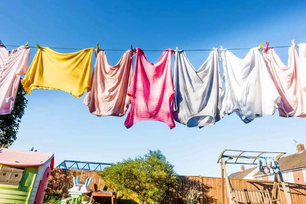 ترفندهای ساده ولی طلایی برای خشک‌کردن سریع لباس‌ها روی بند