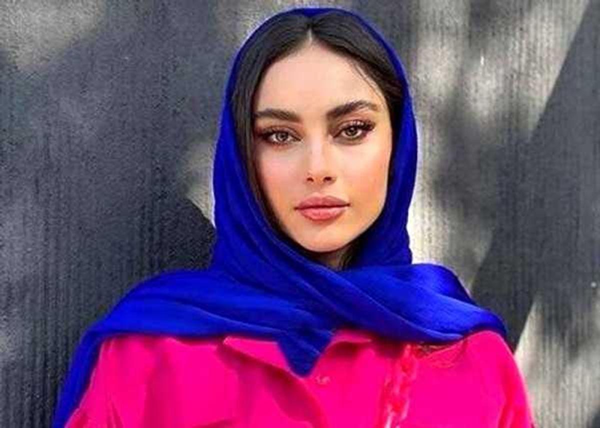 شروع روز با استایل خاص | عکس متفاوت ترلان پروانه در ماشین شخصی‌اش