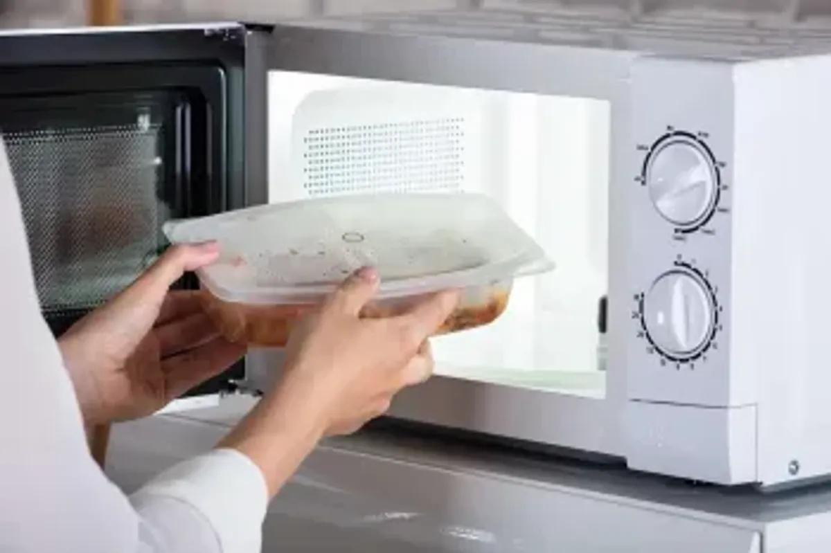 دلایل اهمیت علامت مایکروفر روی ظروف