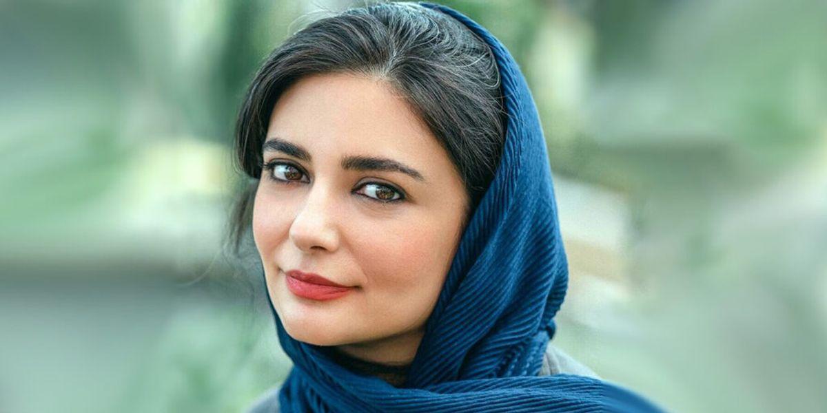 استایل چشمگیر لیندا کیانی؛ هماهنگ با اصالت فرش ایرانی