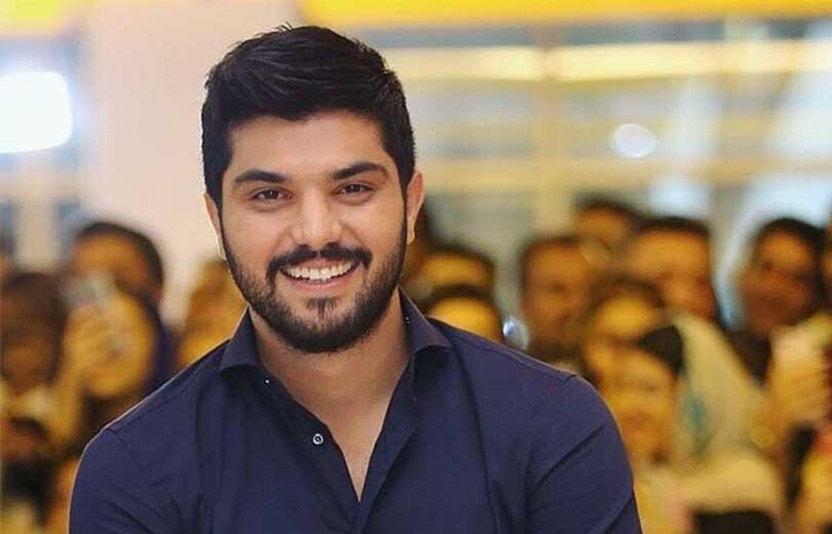 تولد خاص آقای بازیگر با کیک سینمایی و ماشین شاسیبلند لوکس!