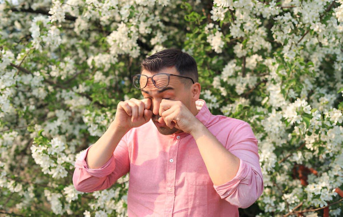 آلرژی فصلی زیر ذرهبین؛ چرا در بهار بیشتر عطسه میکنیم؟