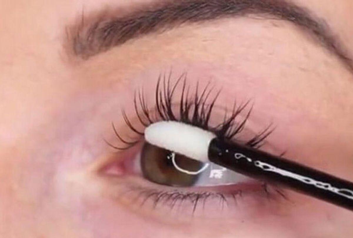 برداشتن اکستنشن مژه بدون آسیب | نکات طلایی برای حفظ زیبایی طبیعی