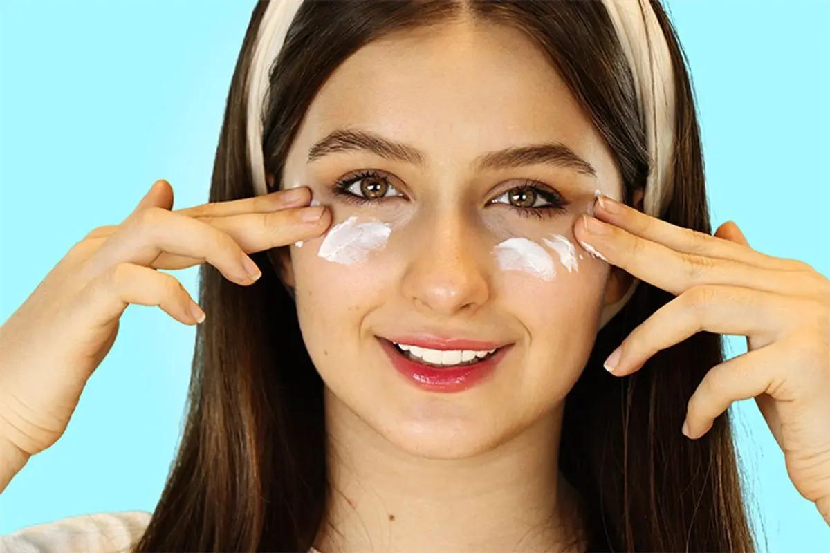 چگونه اثر محافظتی ضد آفتاب را در برابر اشعه ماورای بنفش افزایش دهیم؟ | 5 ترفند اثربخشی بهتر کرم ضد آفتاب