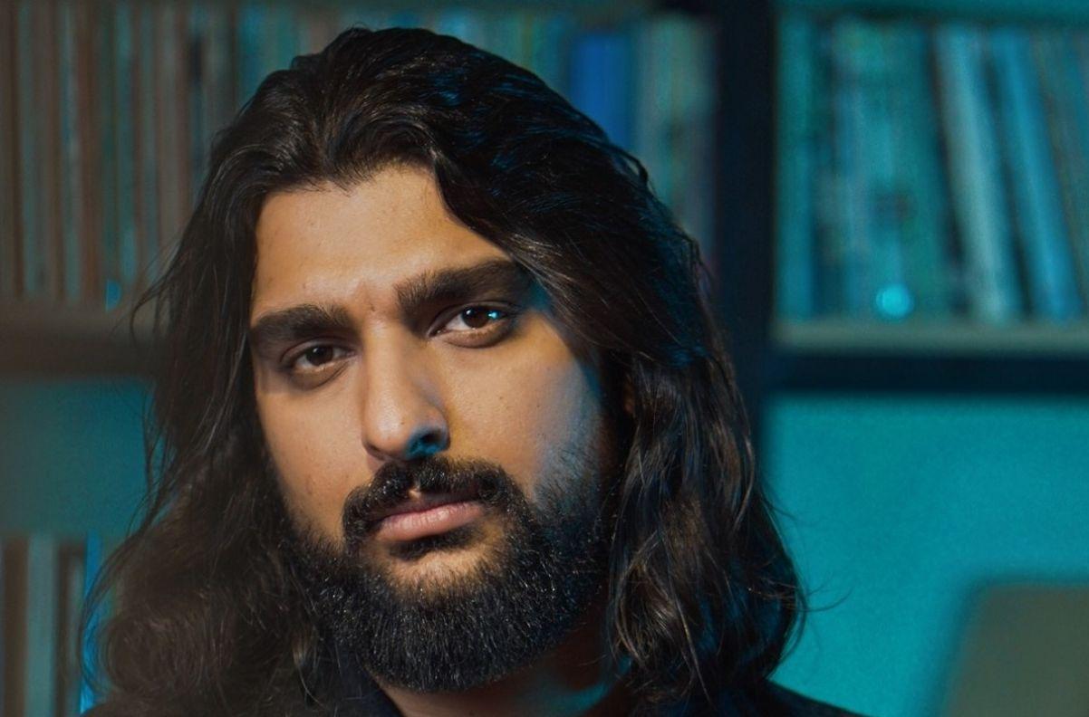 این اجرای پسر ناصر عبداللهی برای حال این روزهای بندرعباسه؛ گریه کردم...