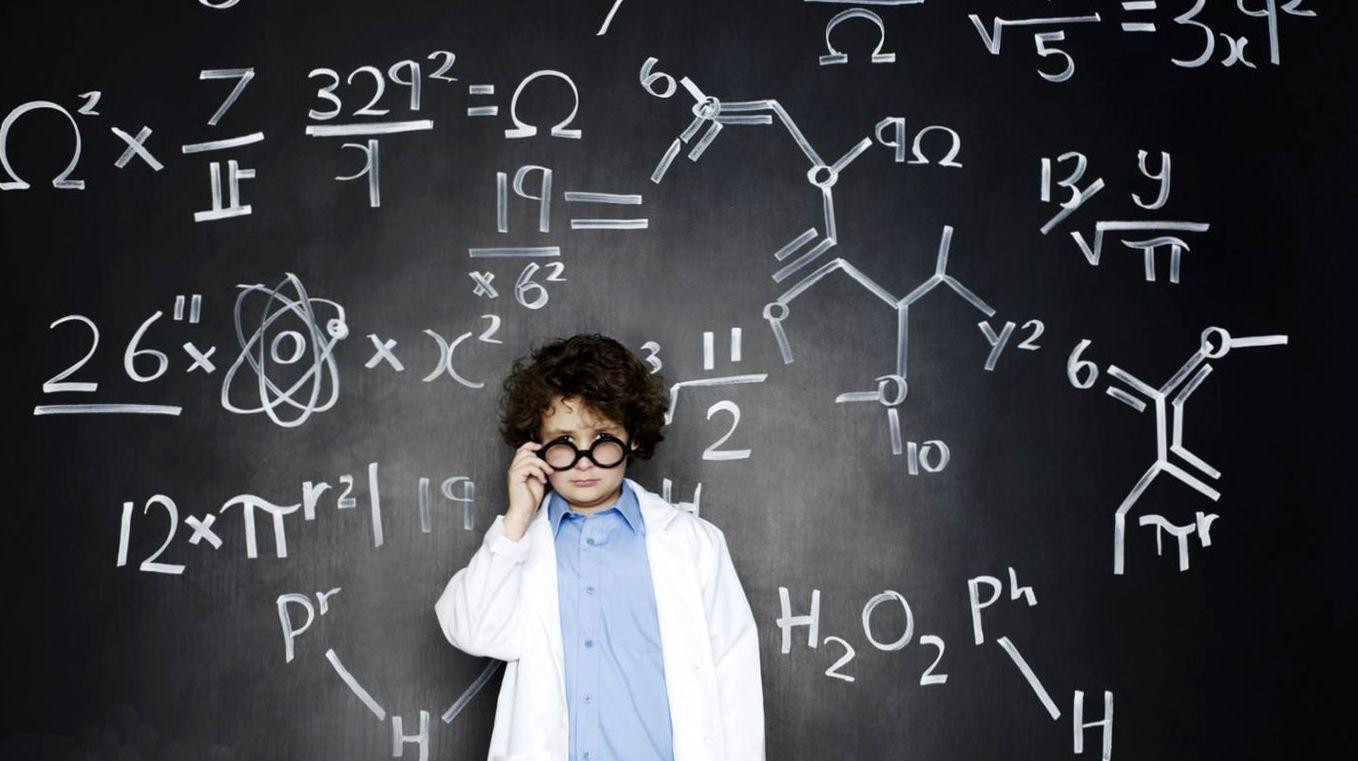 ۲ نشانه که نشان میدهد جذابتر از آنچه فکر میکنید هستید