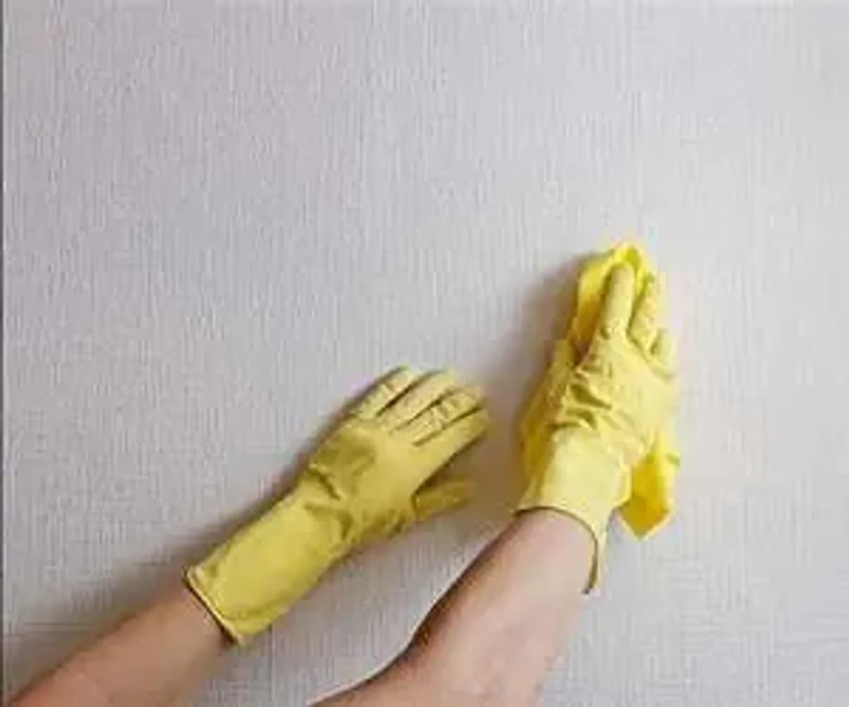 با این روشها، دیوار تمیز مثل آینه میدرخشه! راههای آسان و کاربردی برای برق انداختن دیوار