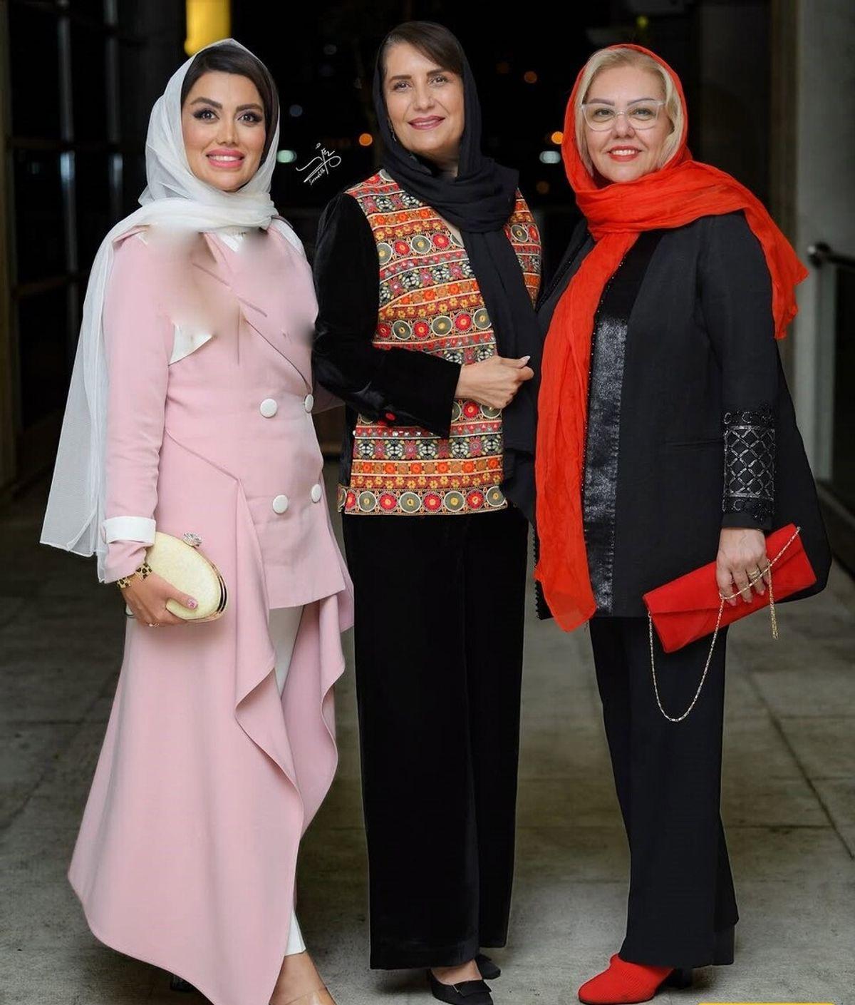 هنرمندان با لباسهای رنگی آمدند؛ مراسم رونمایی کتاب، صحنهای از مد بهاری