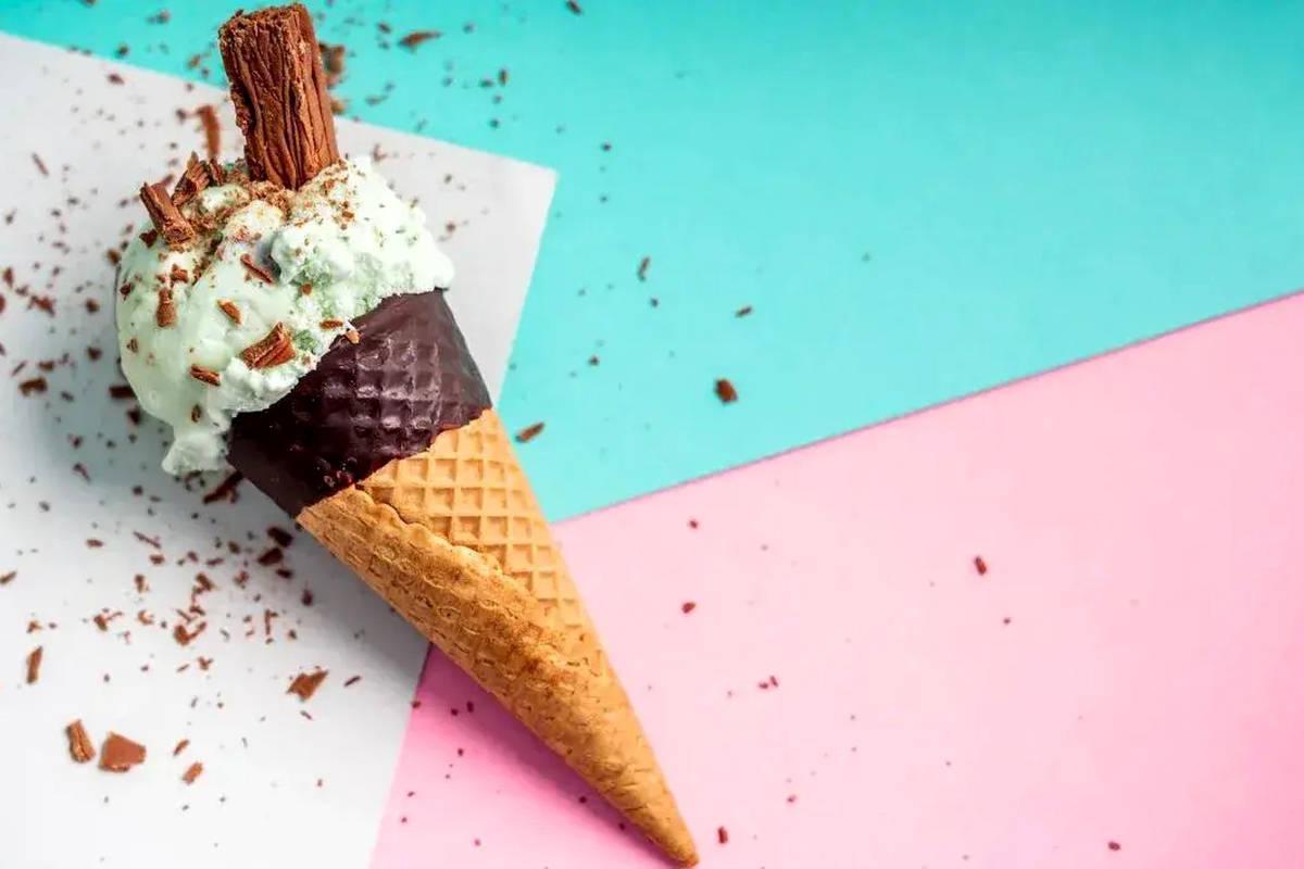 طرز تهیه بستنی رژیمی سالم + ویدئو