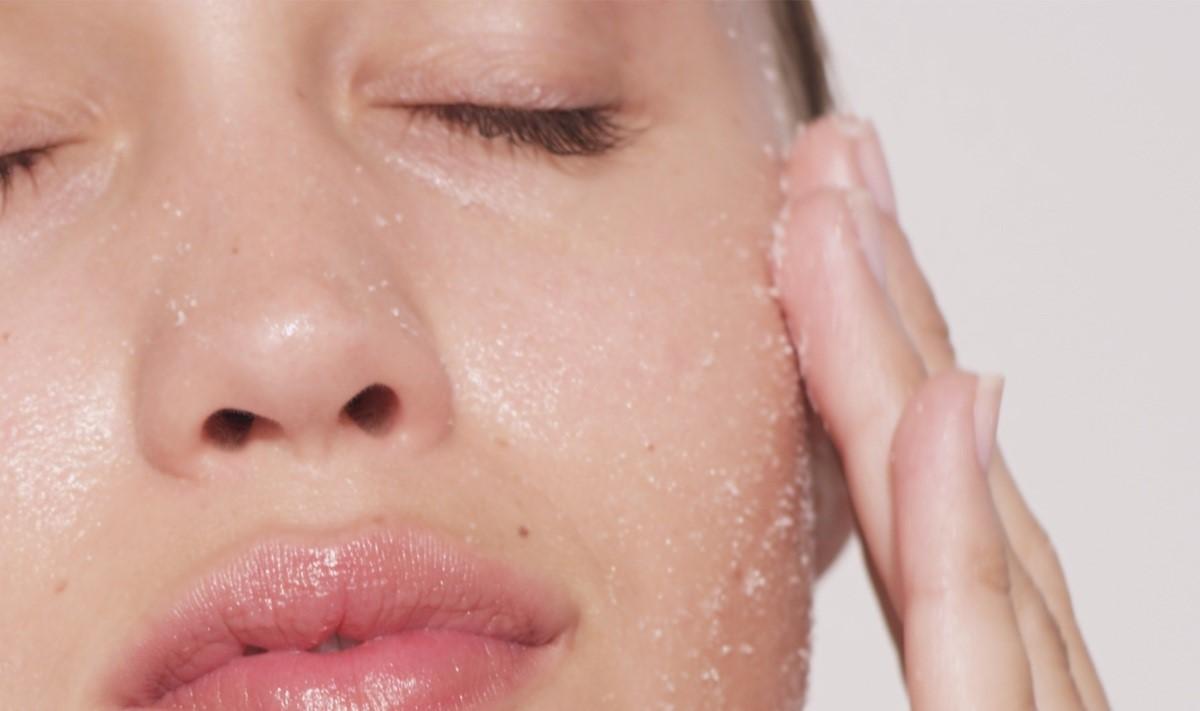 بدترین راهکارهای مراقبت از پوست در خانه| این مراقبت های پوستی خانگی به پوست آسیب وارد می کند