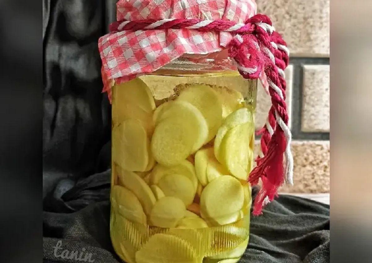 طرز تهیه ترشی موسیر با سرکه خانگی