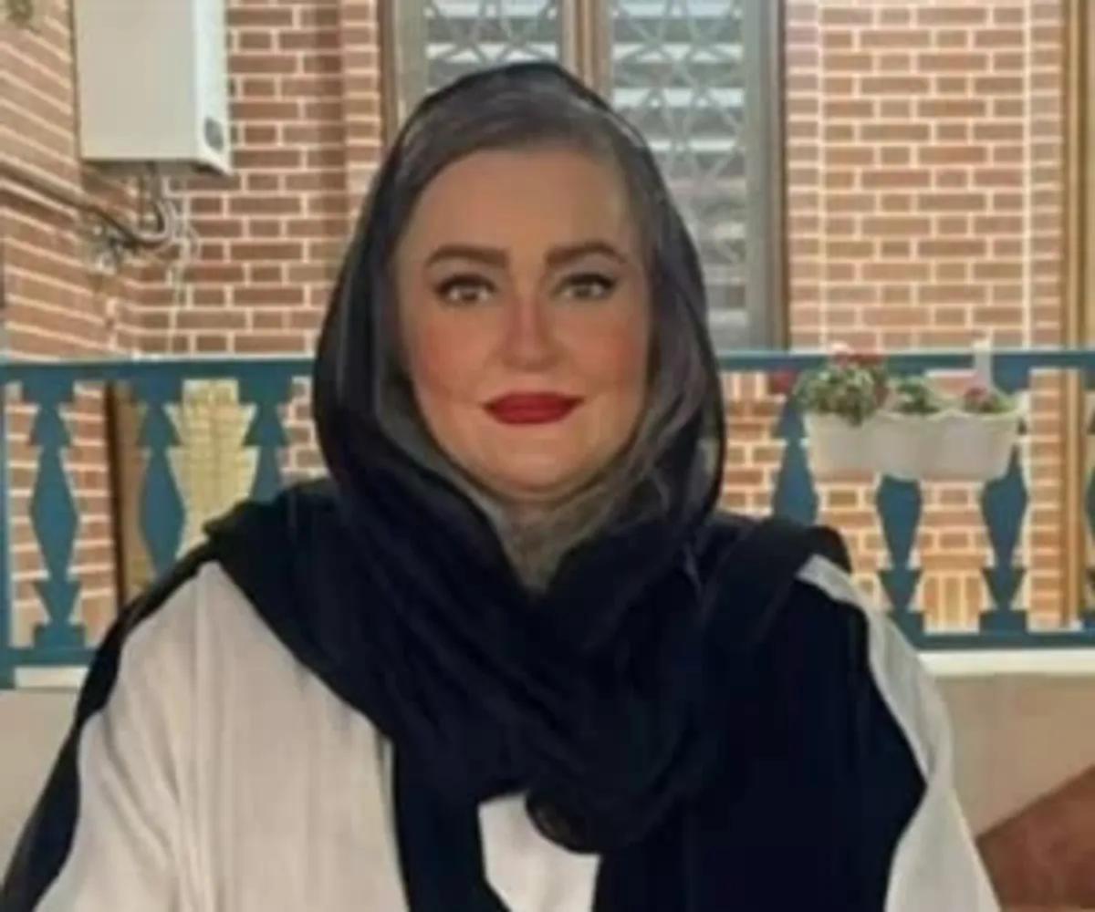 دکوراسیون خانه مجردی نعیمه نظامدوست؛ تلفیقی از سنت و شکوه در چیدمان مبلمان ناهارخوری کلاسیک تا آینه کنسولی پر زرق و برق